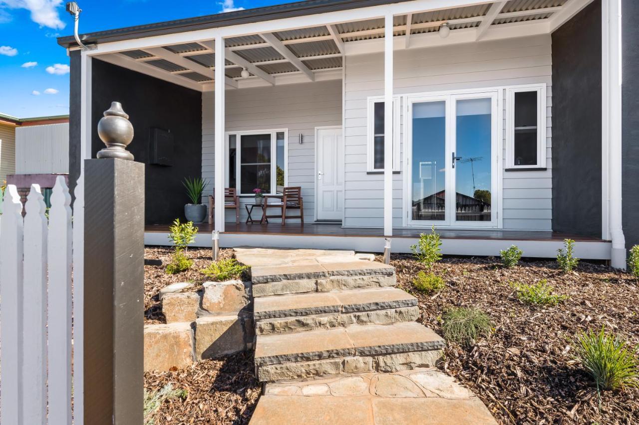 Bluestone Cottages - The Villa Toowoomba Exterior photo